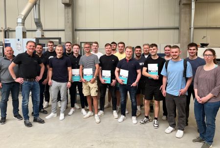 Studierende des BTA Ahaus präsentieren Ergebnisse des Studienprojektes bei Stapelbroek in Legden – Arbeitsdatenmanagement liefert Erkenntnisse für die Praxis!